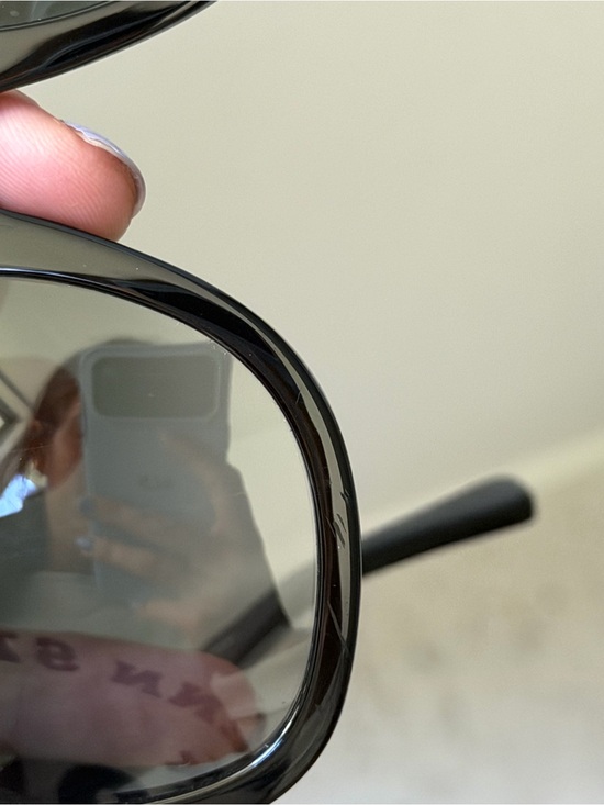 Gucci Black Women\'s Oversized Sunglasses with Teal Case main image 7